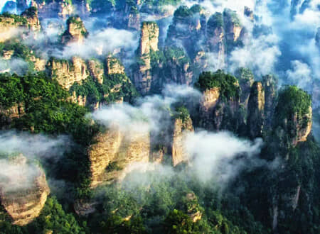 【纯净湖南】长沙、韶山、张家界森林公园、袁家界景区、金鞭溪景区、黄龙洞景区、天门山玻璃栈道、魅力湘西表演、凤凰古城五星纯玩双飞6日